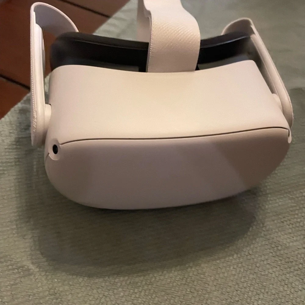 White VR Headset